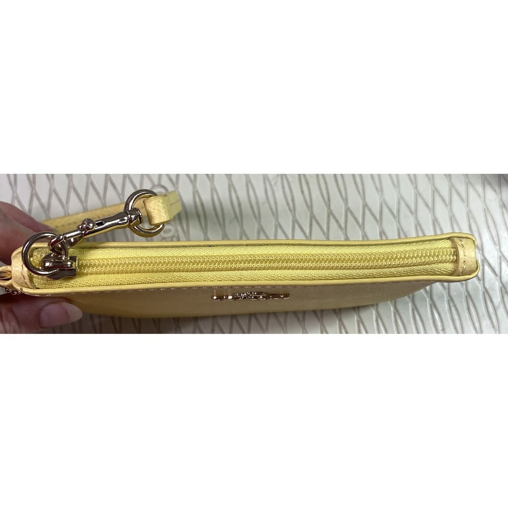 Coach Womens Corner Zip Wristlet‎ in Bright Yellow Wallet Leather 4.5x6" - Picture 5 of 12